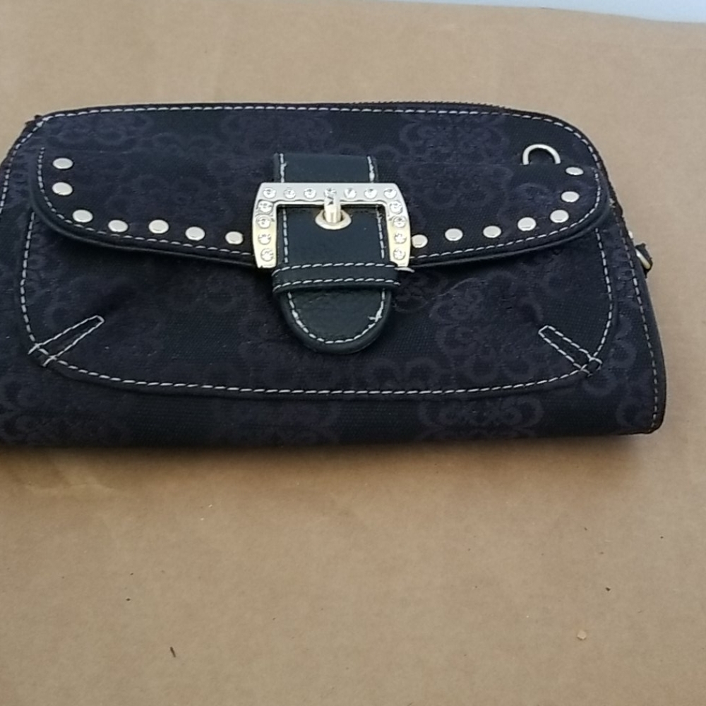 Kathy Van Zeeland pochette wallet on Chain